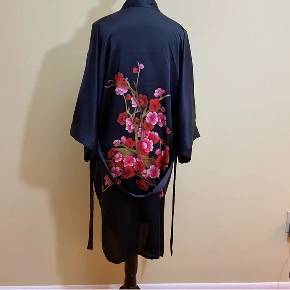 Old Shanghai Cherry Blossom Black Silk Kimono Floral Robe O/S - Picture 2 of 13